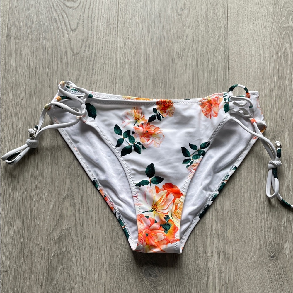 Cupshe White Floral Bikini Bottom Size XL